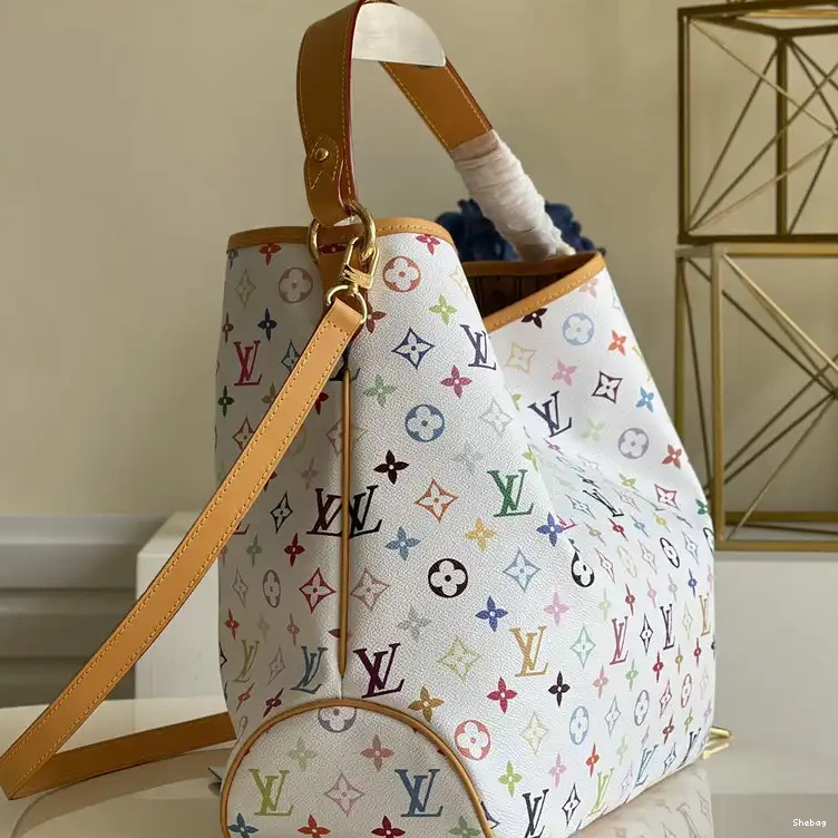 2110YA0062 Bags LV 0520